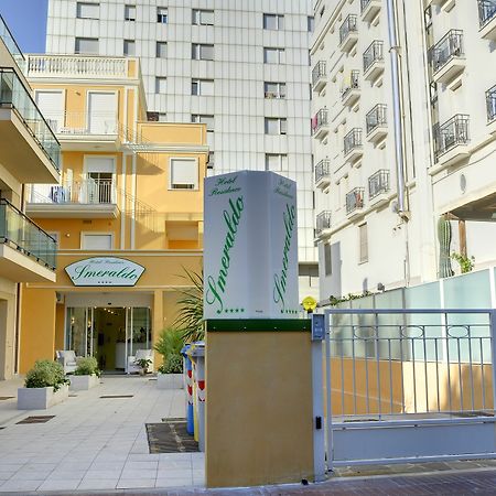Residence Suite Smeraldo Риччоне Экстерьер фото