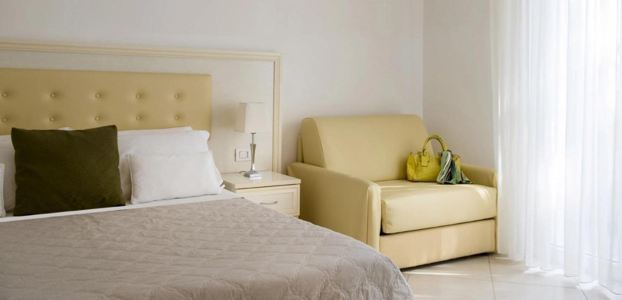 Residence Suite Smeraldo Риччоне Экстерьер фото