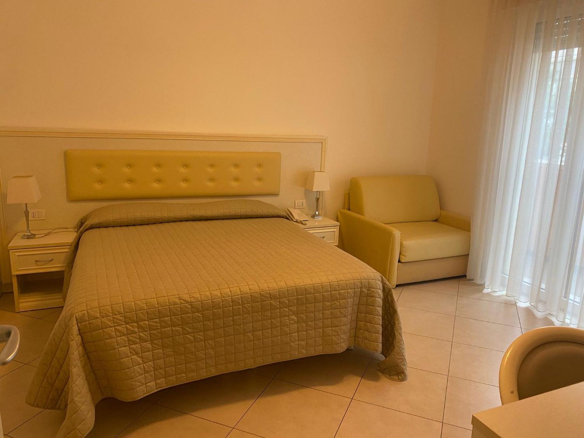 Residence Suite Smeraldo Риччоне Экстерьер фото