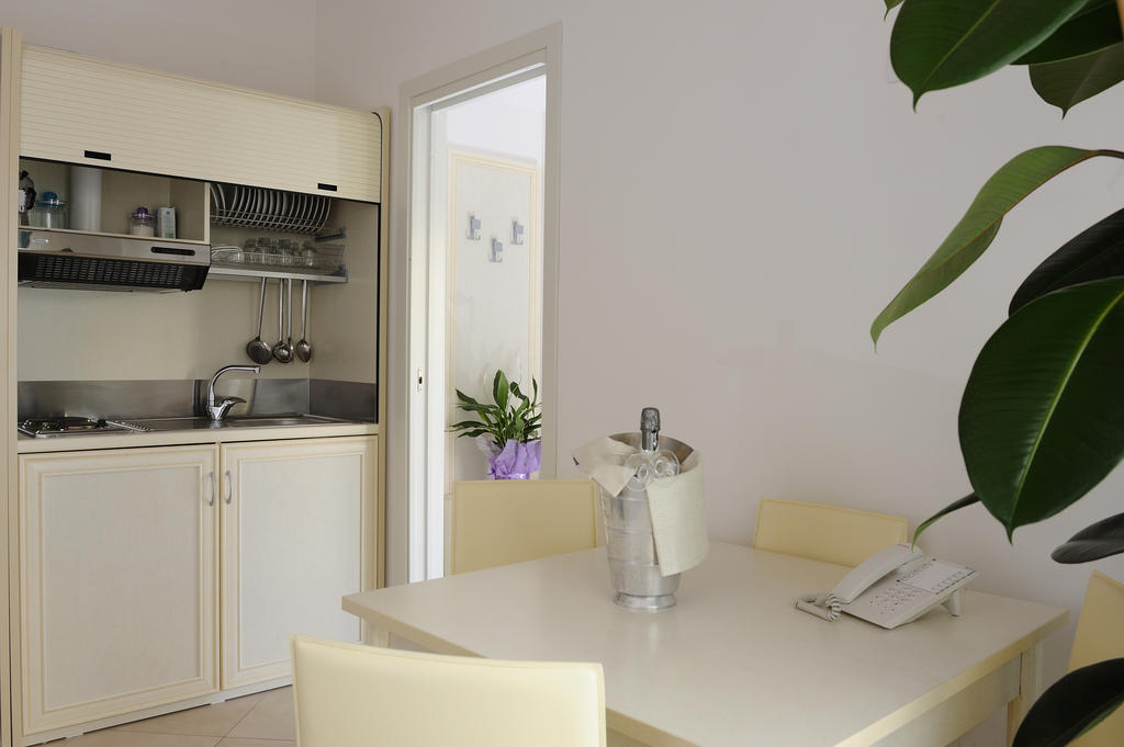 Residence Suite Smeraldo Риччоне Номер фото