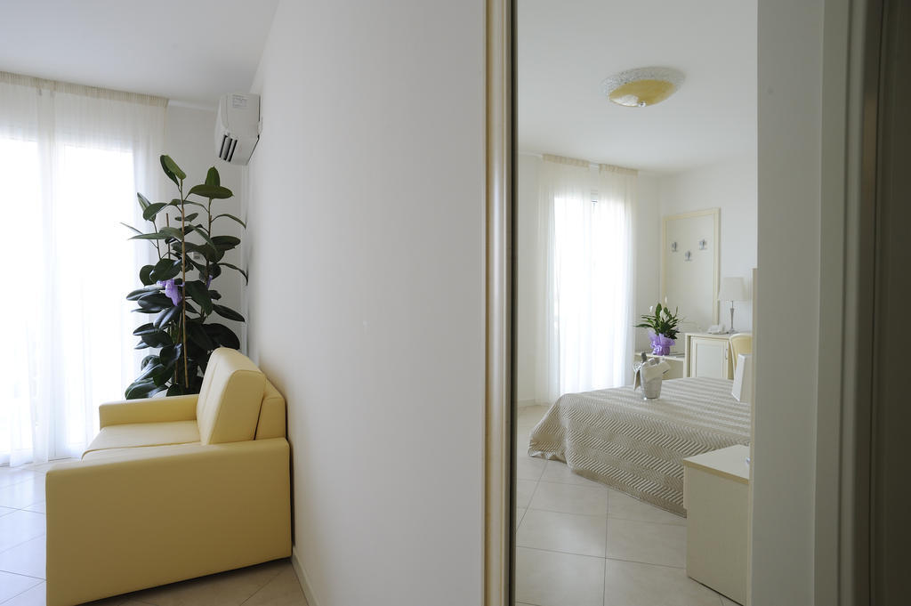 Residence Suite Smeraldo Риччоне Номер фото