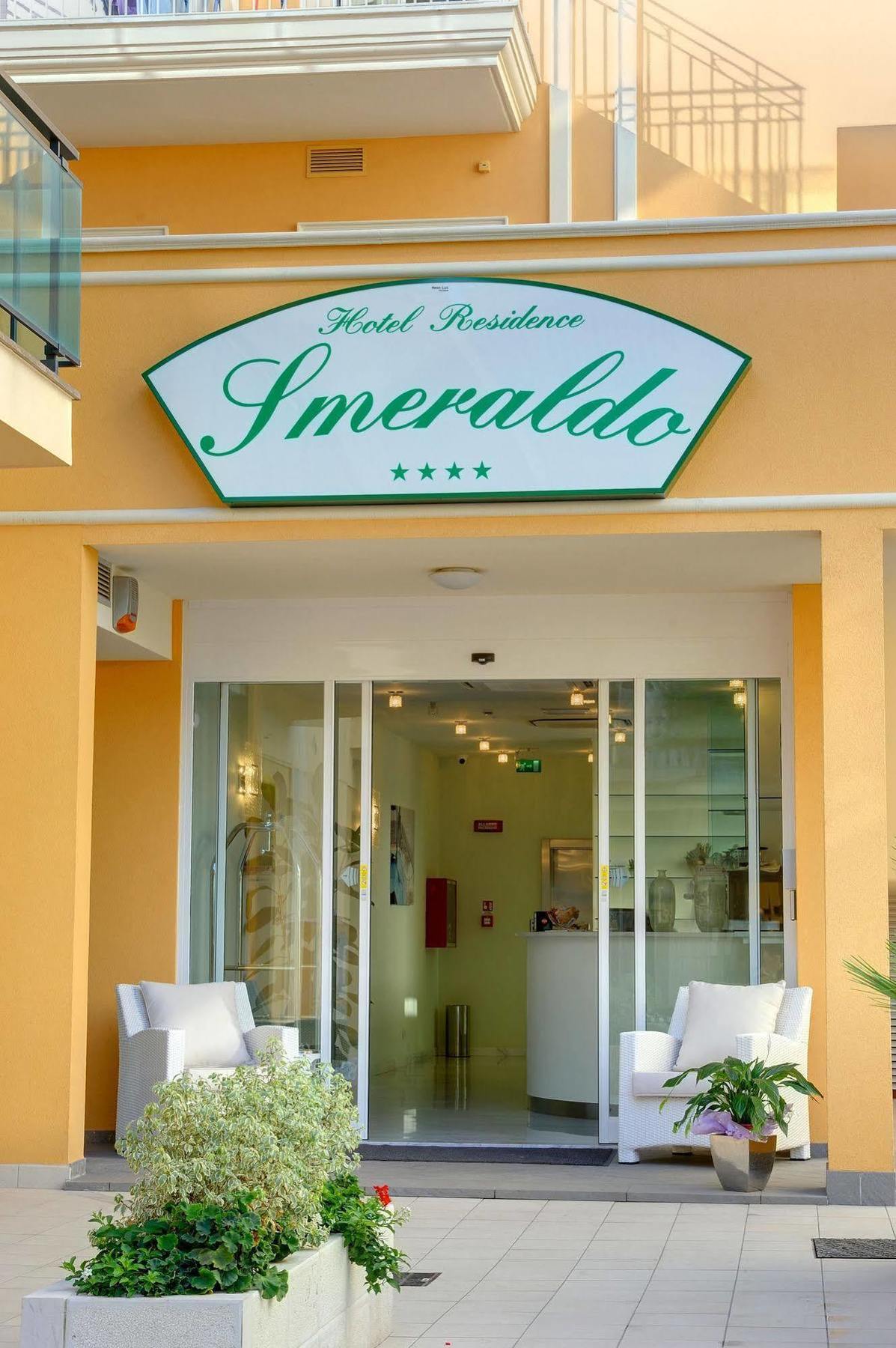 Residence Suite Smeraldo Риччоне Экстерьер фото