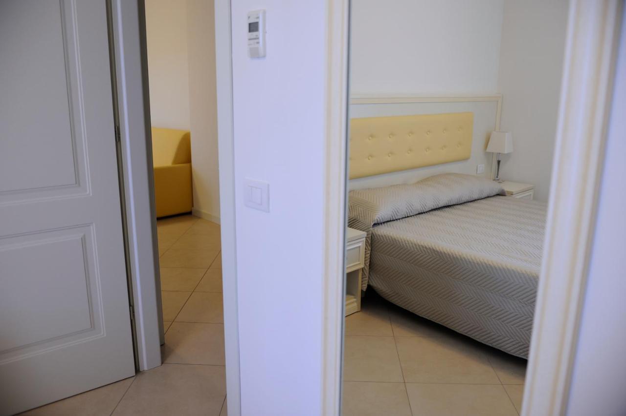 Residence Suite Smeraldo Риччоне Экстерьер фото