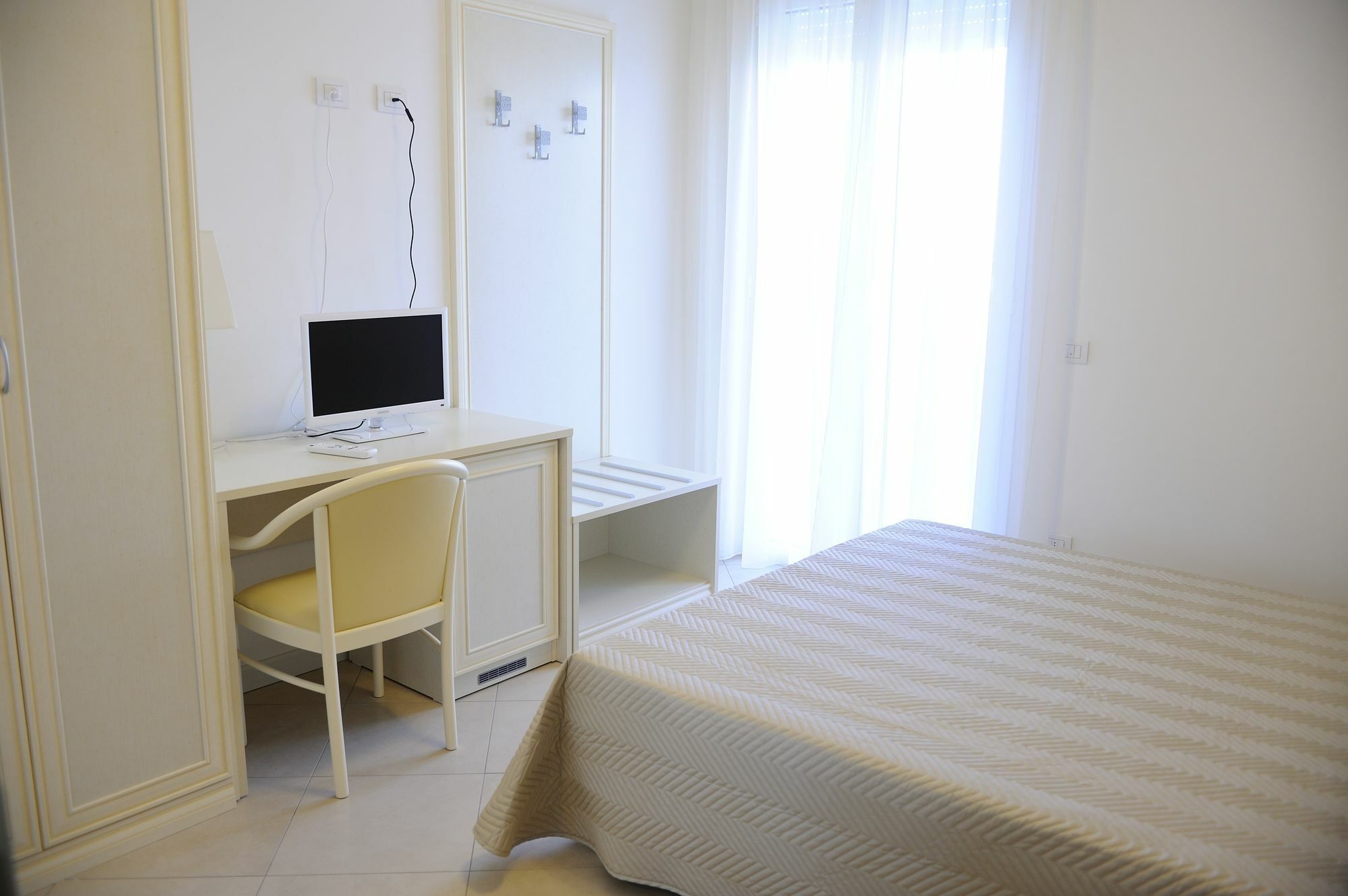 Residence Suite Smeraldo Риччоне Экстерьер фото