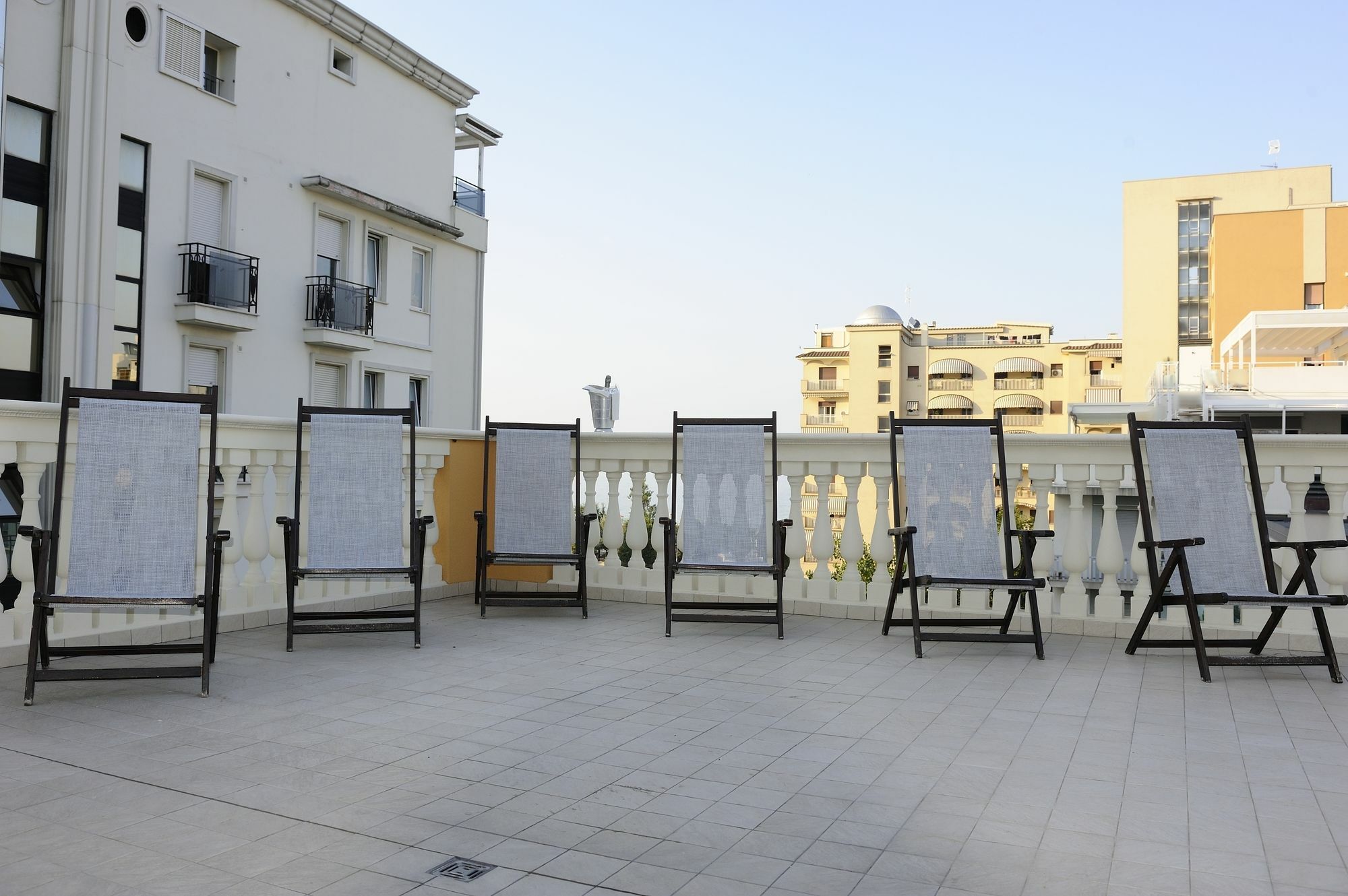 Residence Suite Smeraldo Риччоне Экстерьер фото